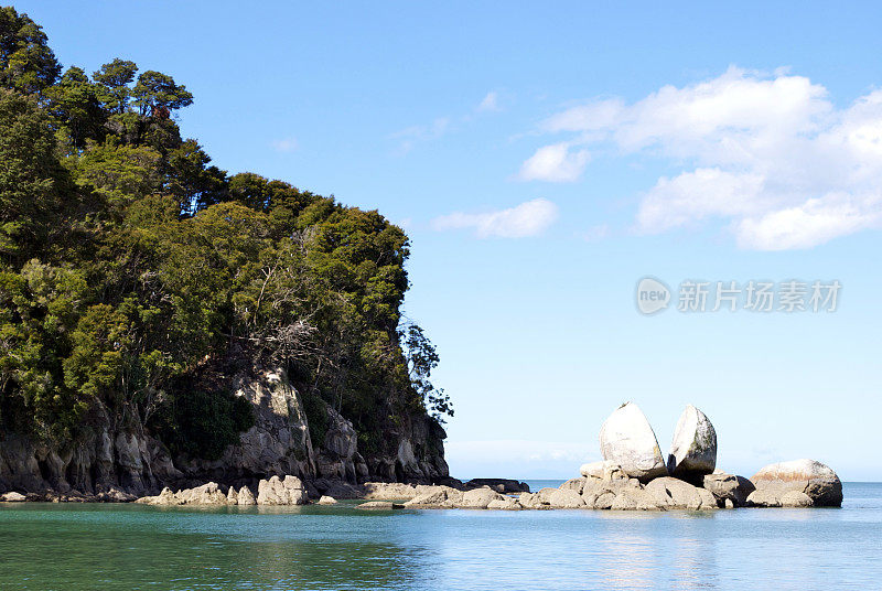 Split Apple Rock，阿伯塔斯曼国家公园，新西兰